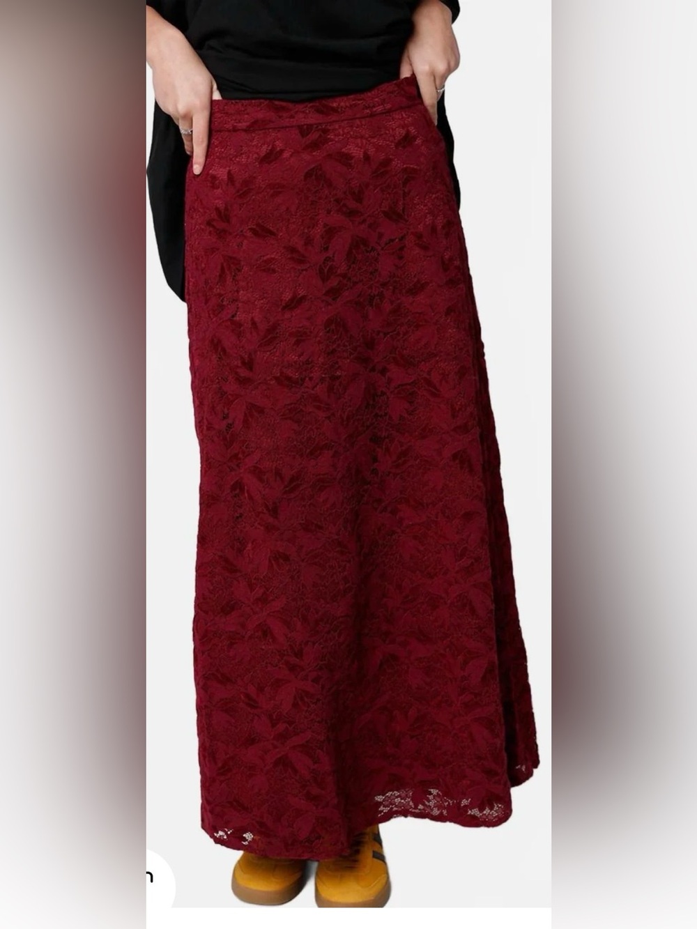 FRNCH
Hebert Bordeaux Skirt In
Burgandy new no tags.